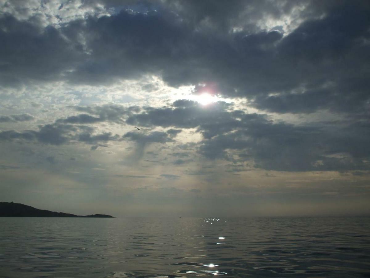 BallyhooriskyCasa Mar E Sol. Rinboy ,公寓 外观 照片